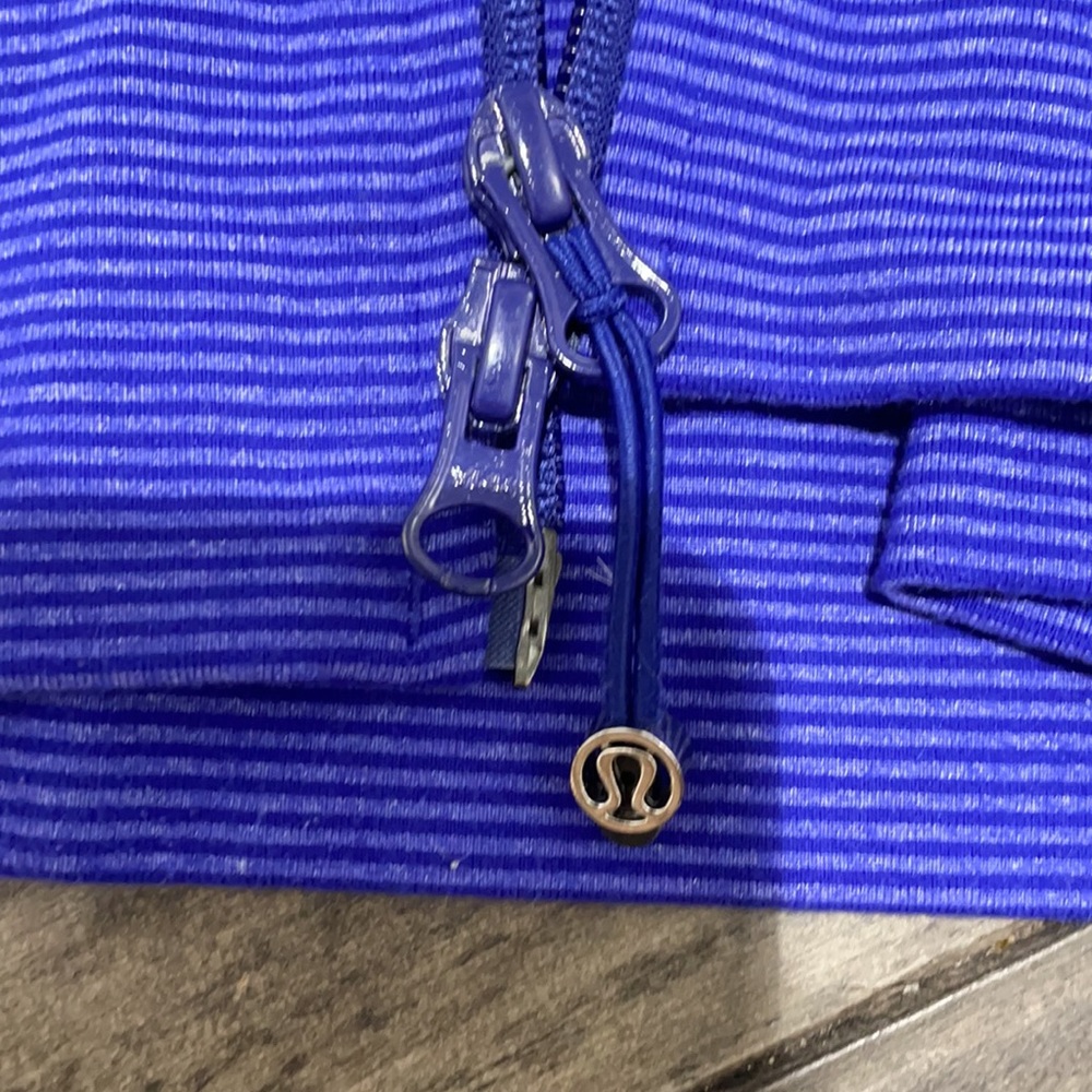 Lululemon Zip Up - Picture 2 of 5